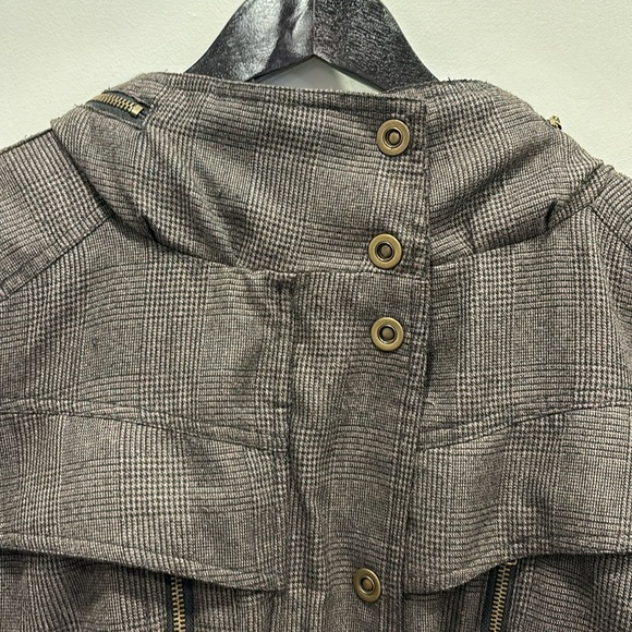 Brown plaid utility jacket with all the snaps and zippers - Picture 7 of 16